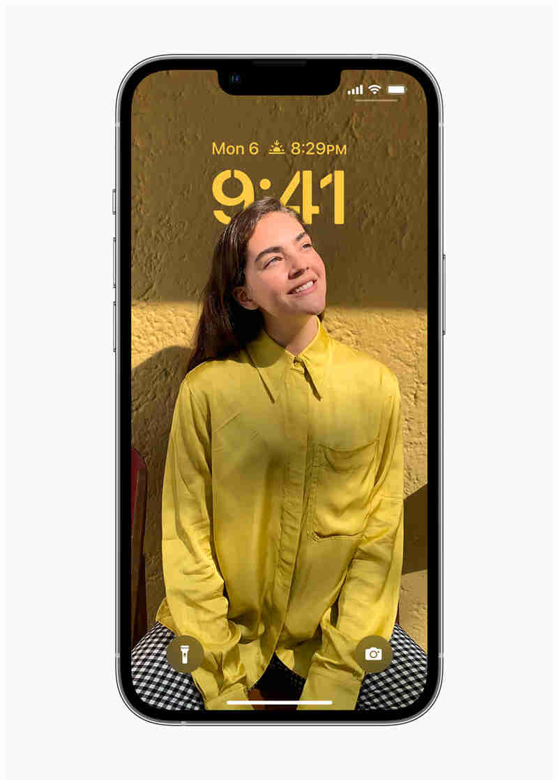 Apple-WWDC22-iOS16-Personalized-Lockscreen-220606_inline.jpg.large.jpg